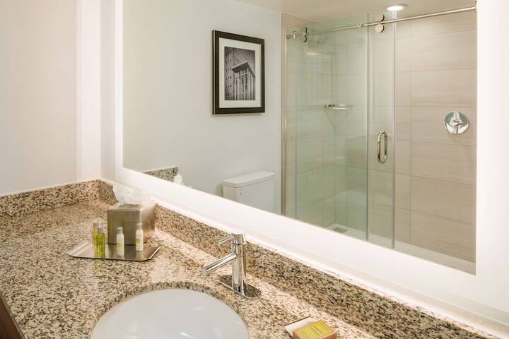 DoubleTree by Hilton Pittsburgh - Cranberry