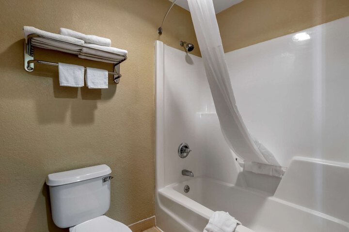 Room 9 of 30