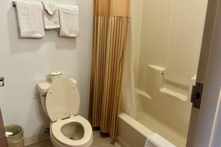 Room 53 of 57