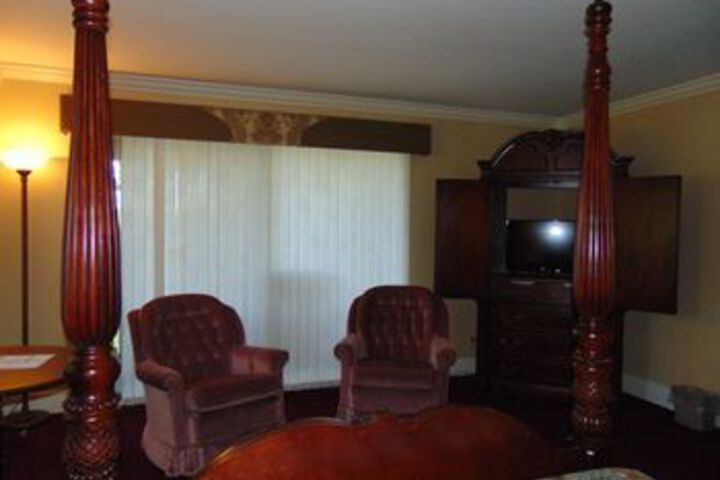Knights Inn Lodge Resort Forest City