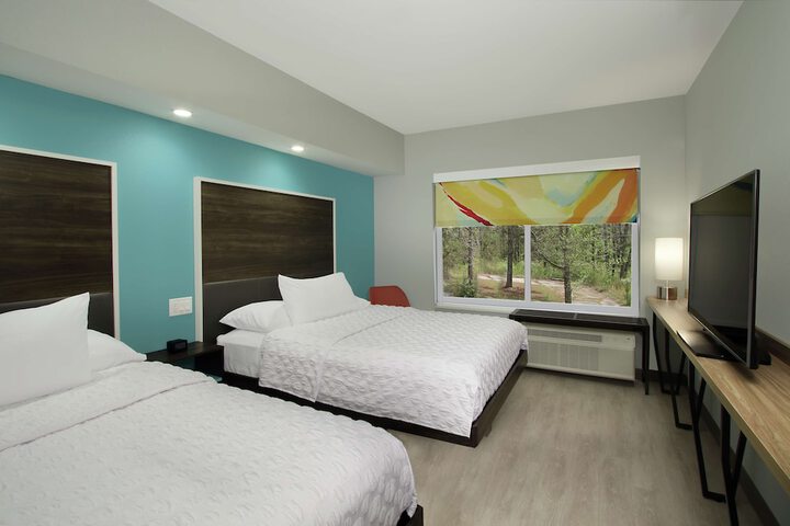 Tru by Hilton Meridian