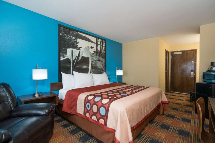 Room 10 of 22