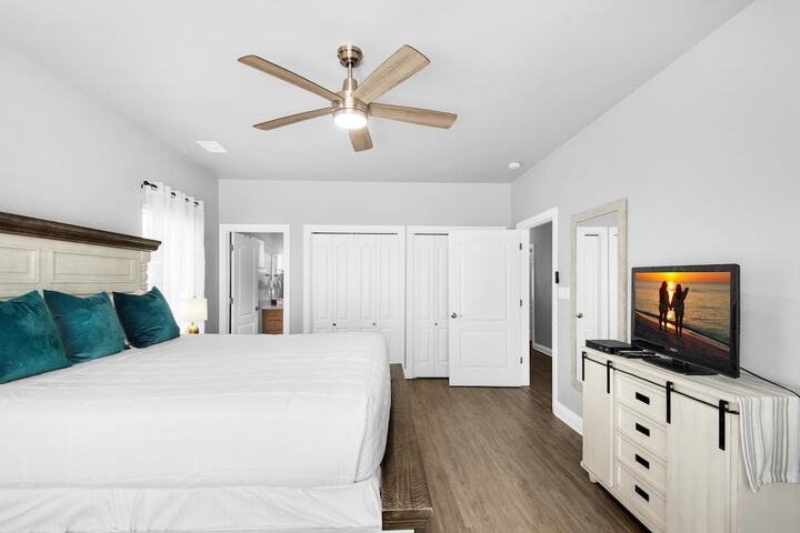 Room 93 of 176