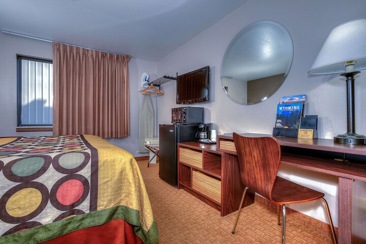Room 14 of 19