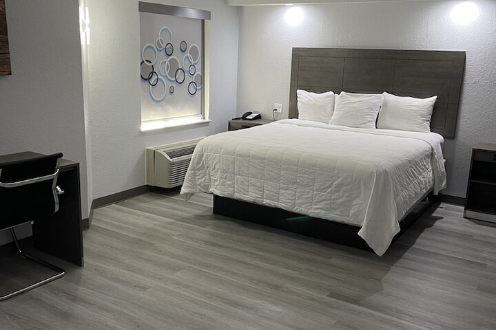Room 26 of 54