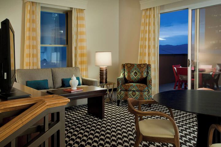 Room 30 of 48