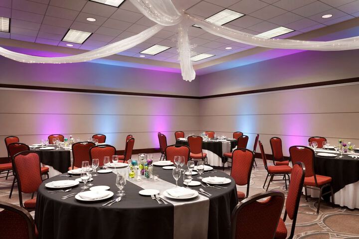 Embassy Suites by Hilton Charleston Airport Convention Ctr