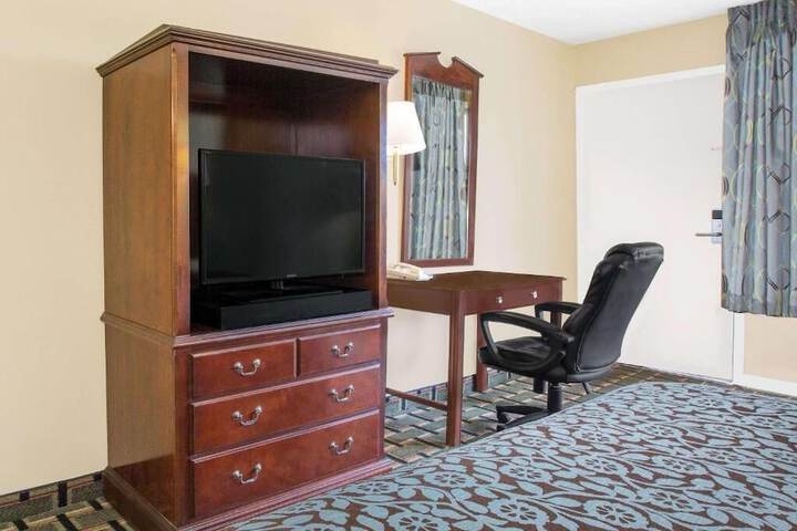Room 12 of 15