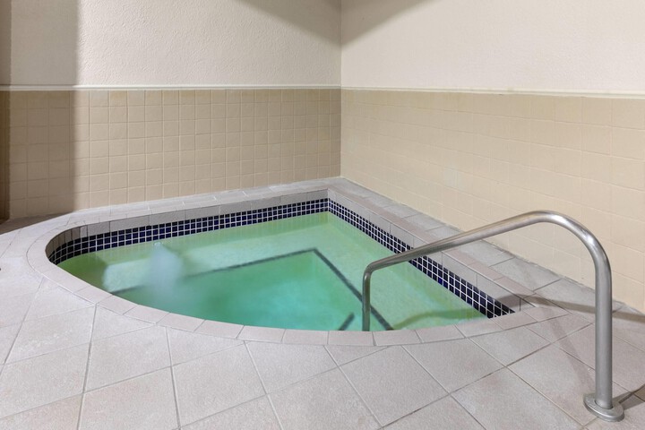 Baymont by Wyndham Jamestown Conference Center & Water Park