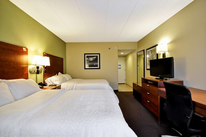 Room 16 of 38