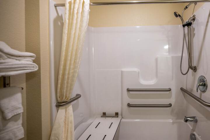 Cobblestone Hotel & Suites - Lamar