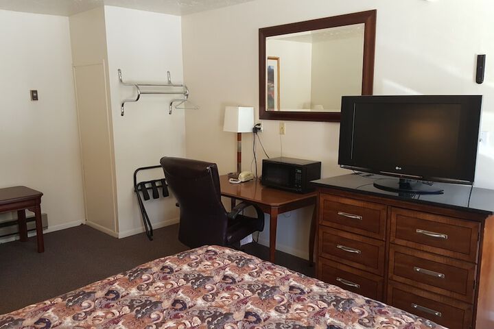 Room 10 of 19