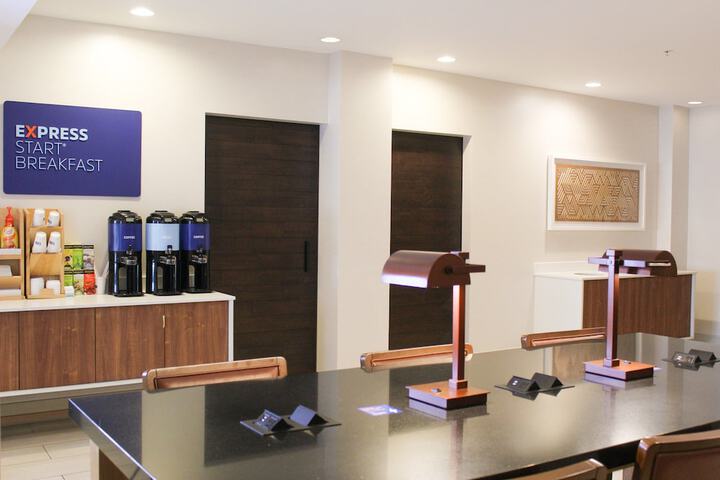 Holiday Inn Express & Suites Martinsville by IHG