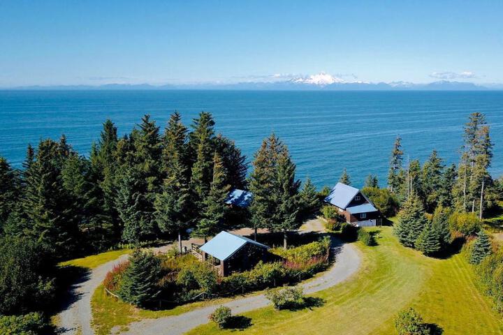 Lost Anchor Cabins - Ocean-view cabins on the bluff