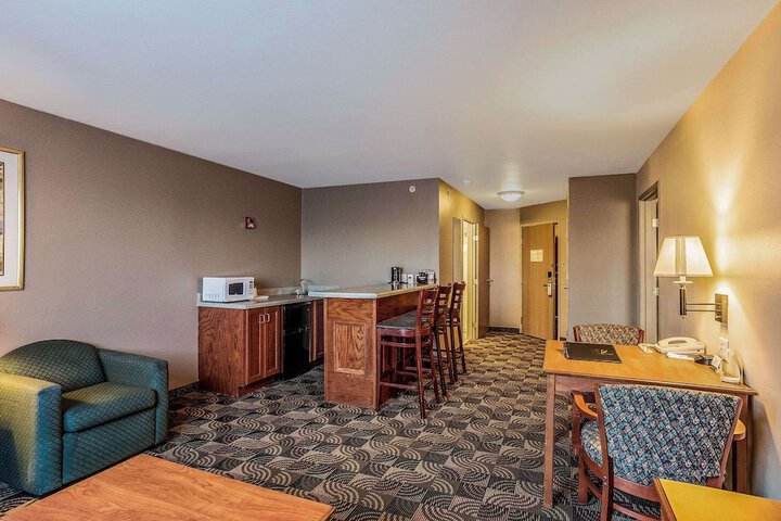 Quality Inn & Suites Hannibal West
