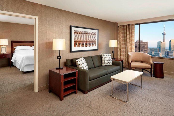 Room 33 of 118