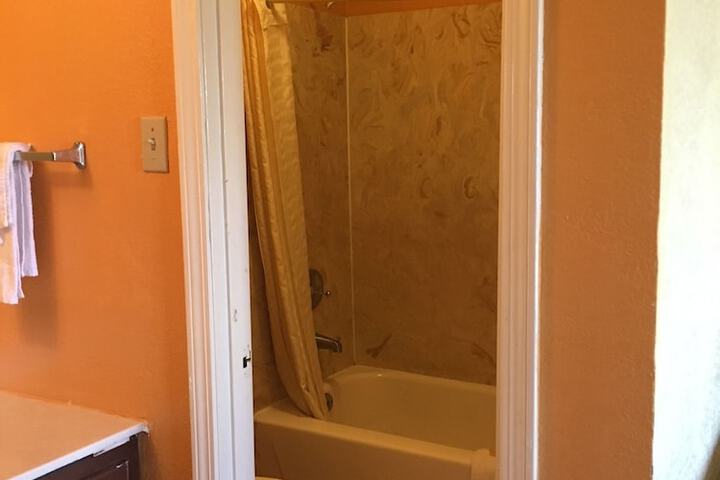 Regency Inn & Suites