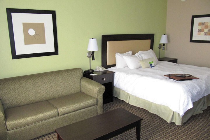 Room 26 of 37