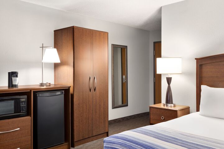 Room 12 of 50