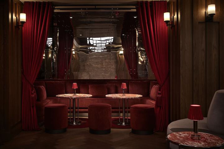Lounge 63 of 75