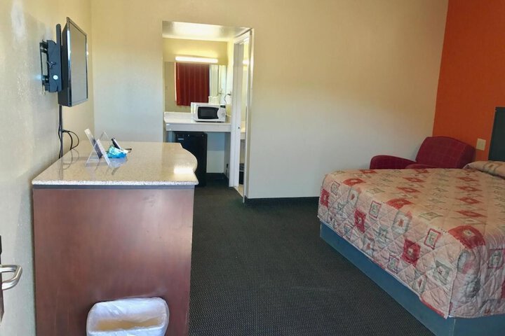 Room 8 of 26