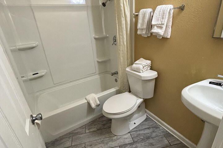 Room 14 of 22