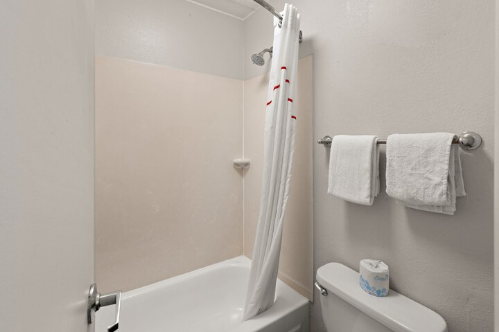 Room 14 of 33
