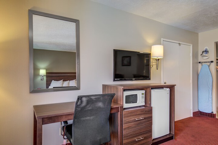 Room 16 of 35