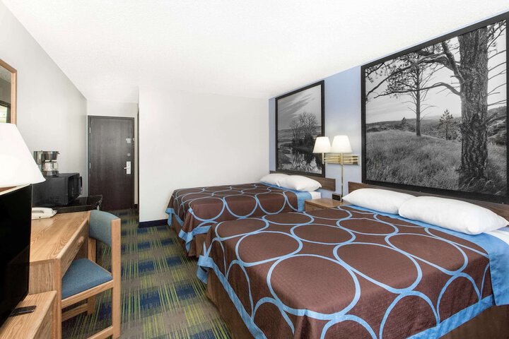 Room 4 of 17