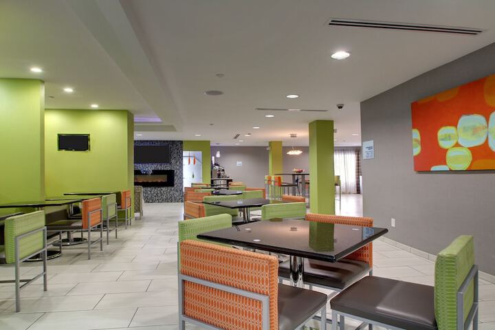 Holiday Inn Express & Suites Jackson Downtown - Coliseum by IHG