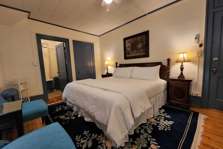 Room 32 of 78