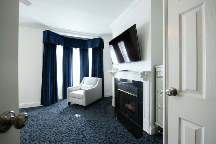 Room 63 of 118