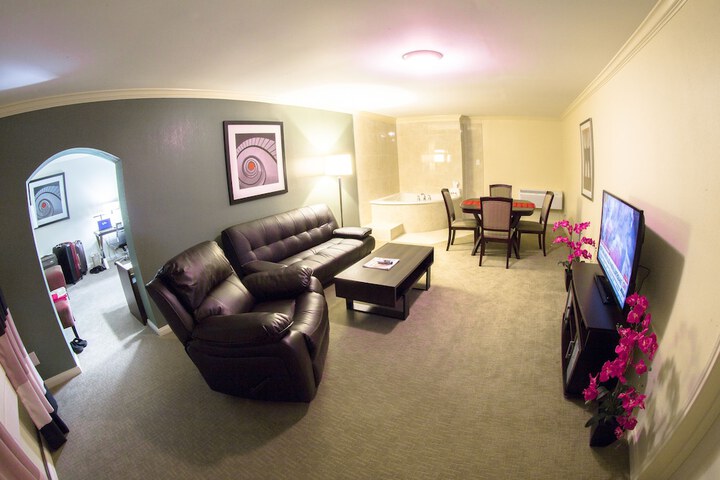 Room 45 of 76