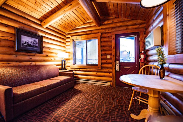 Elk Country Inn