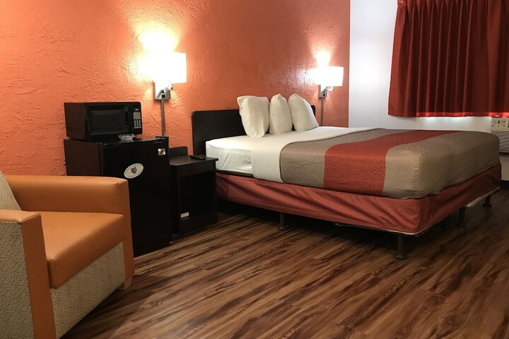 Room 19 of 36