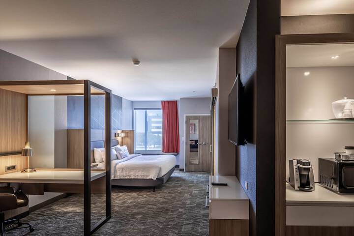 Room 35 of 66