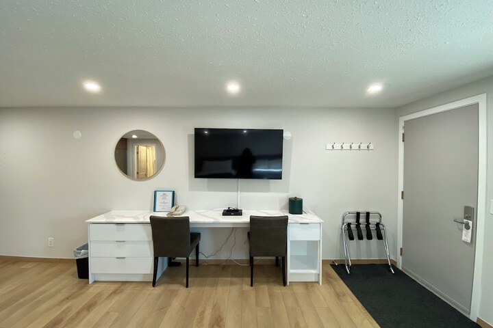 Room 14 of 28