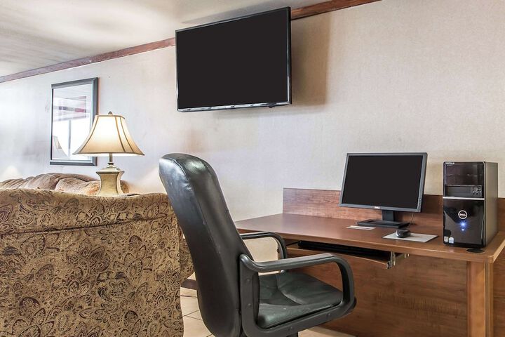 Business Center 48 of 59