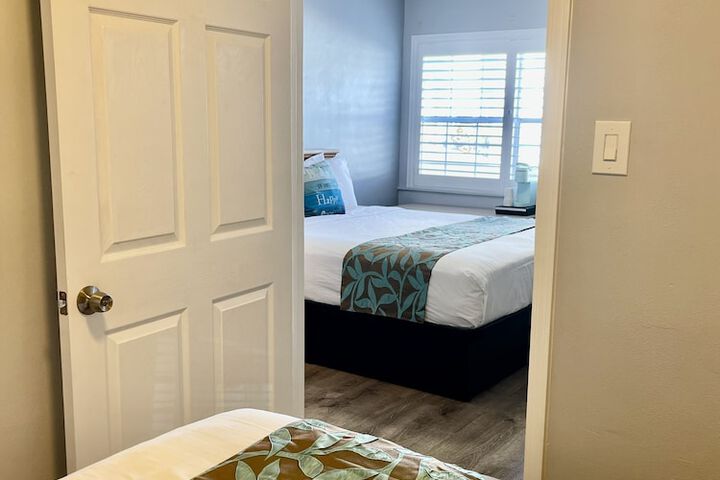 Room 16 of 27