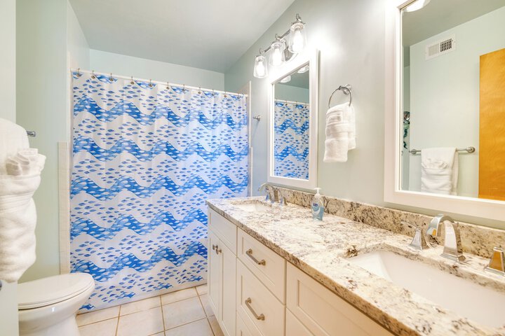 Cedar Key Condo w / Balcony & Gulf Views!