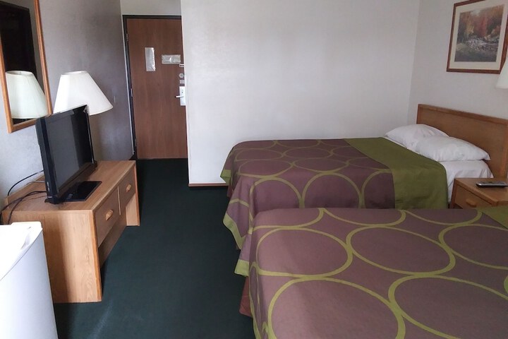 Room 13 of 25
