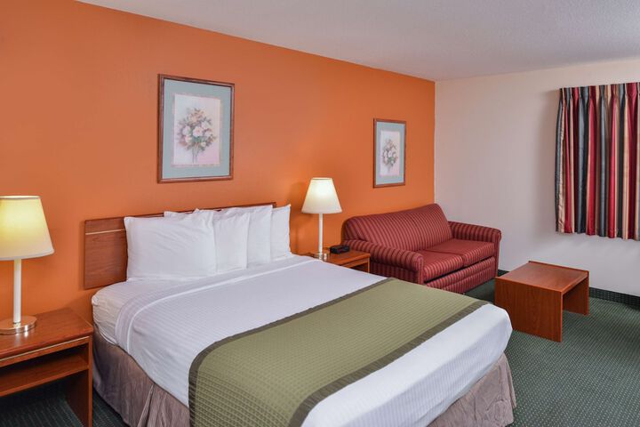 Travelodge Suites by Wyndham Newberg