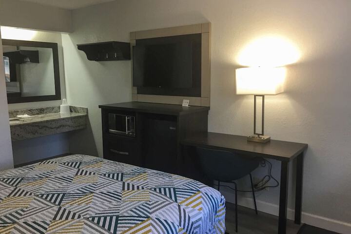 Room 22 of 33