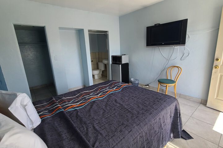 Room 11 of 12