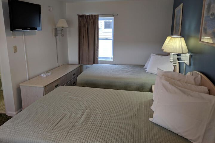 Room 32 of 51