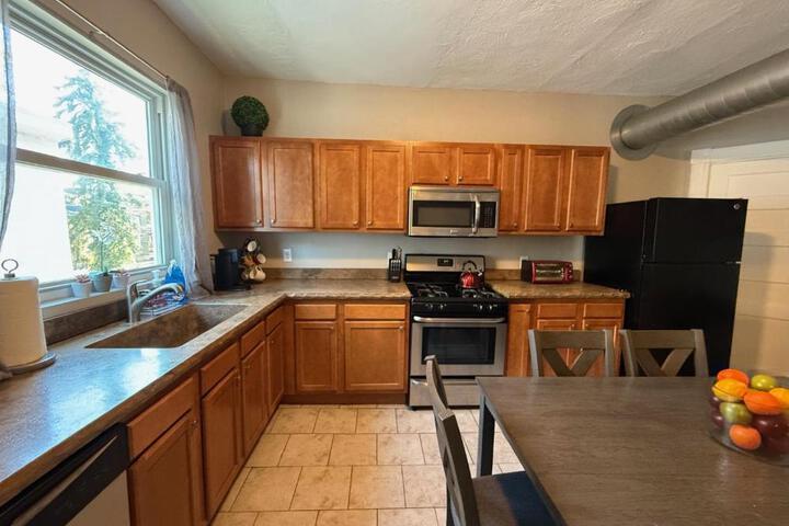 Urban Oasis 4BR Industrial Apartment