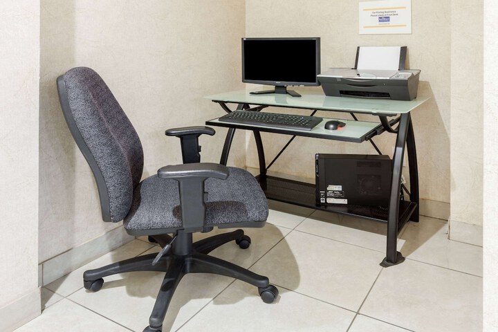 Business Center 24 of 24