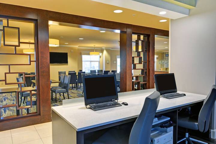 Business Center 38 of 38