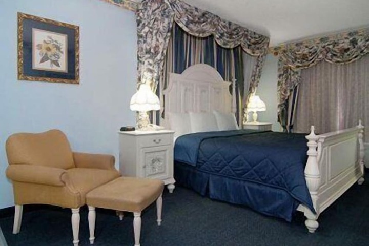 Room 32 of 44