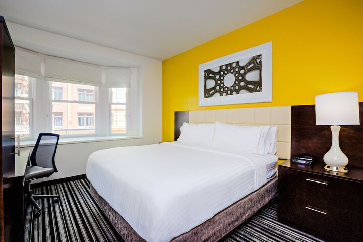 Room 17 of 23